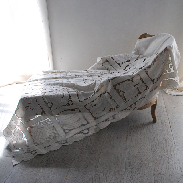 LA COUSINE DES LILAS ラ クジーヌ デ リラ アンティーク レース フランス 刺繍