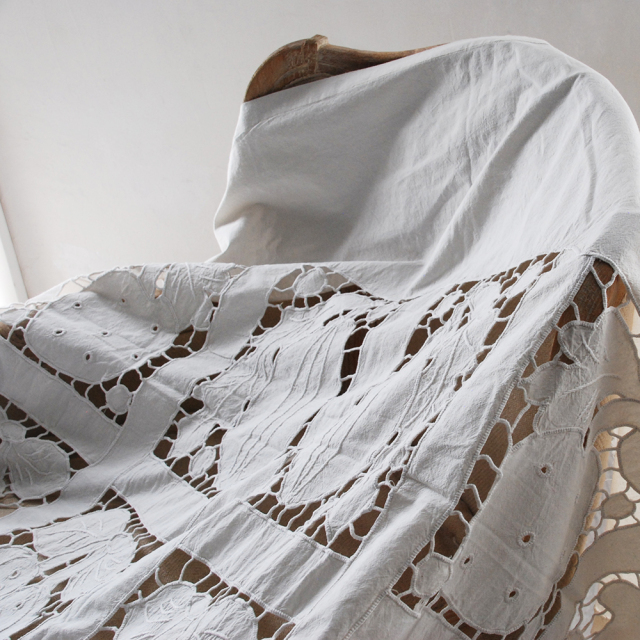 LA COUSINE DES LILAS ラ クジーヌ デ リラ アンティーク レース フランス 刺繍