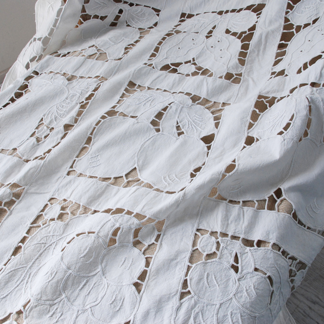 LA COUSINE DES LILAS ラ クジーヌ デ リラ アンティーク レース フランス 刺繍