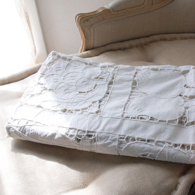 LA COUSINE DES LILAS ラ クジーヌ デ リラ アンティーク レース フランス 刺繍