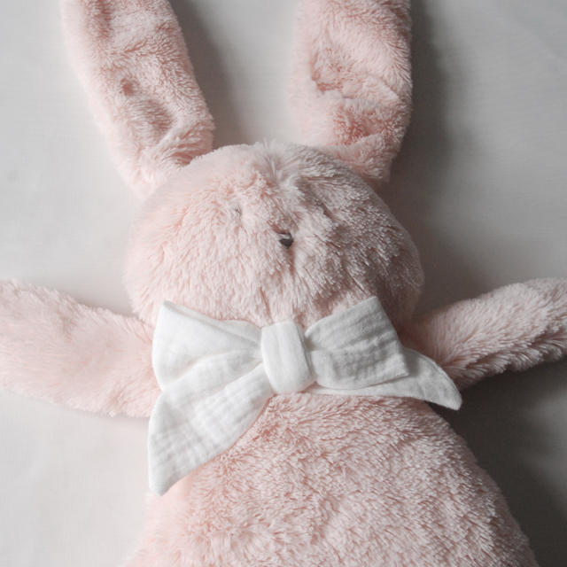 ウサギぬいぐるみ エラ / Dimpel 