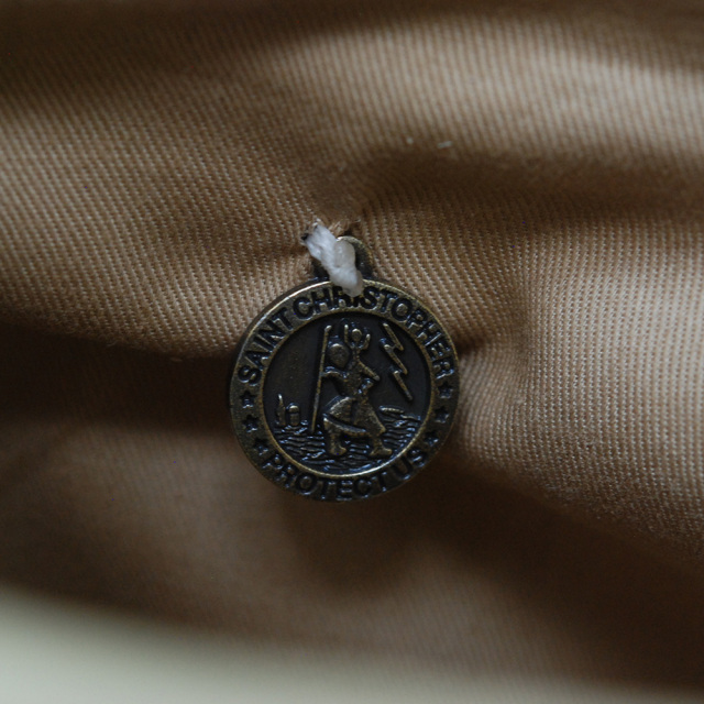 DRAGON(ドラゴン) 熟練した職人の編みこみによるレザーメッシュが特徴的なブランド。