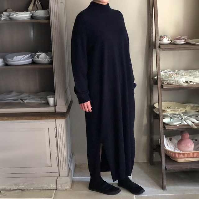 ハイネックワンピース ANAU / oyuna