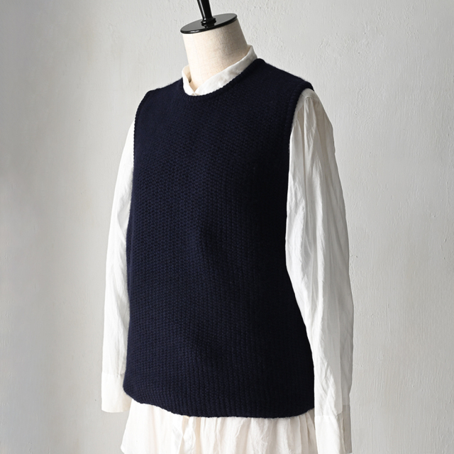 オユーナ（OYUNA）のコレクション。上質なカシミアウェアが入荷しております。イギリスブランド。