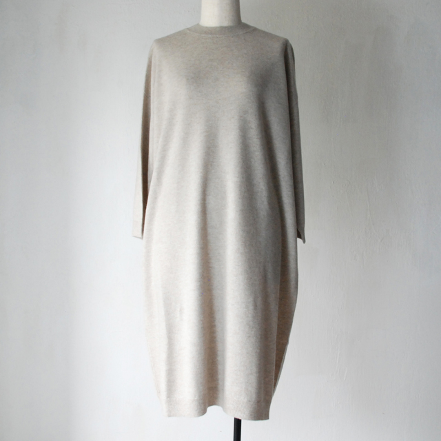 オユーナ（OYUNA）のコレクション。上質なカシミアウェアが入荷しております。イギリスブランド。