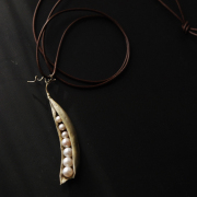 エンドウ ネックレス(3パール付)/ マイケルミショー エンドウ ペンダント 3個のパール Peapod Pendant 3 Pearls