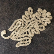 LA COUSINE DES LILAS ラ クジーヌ デ リラ アンティーク レース フランス 刺繍