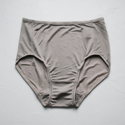 Cocoona　コクーナのシルクスキンウェア。肌に優しい、絹のなめらかな着心地。レギンス、キャミソール、ドレス、ナイトウェア。