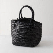 dragon⭐︎本革手編みバッグ⭐︎希少ホワイト dragon⭐︎本革手編みバッグ⭐︎希少ホワイト