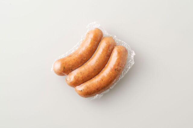 あらびきスパイシー！　ガーリックウィンナー　３本入り