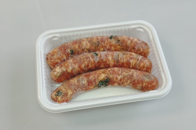 完全無添加！ピリ辛　タイ風生ソーセージ　3本：約170ｇ入り