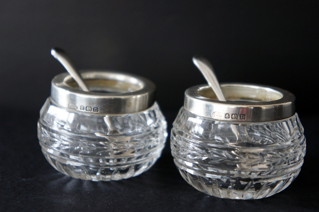 シルバーxガラス ペア ソルトディッシュ スプーン付き 英国