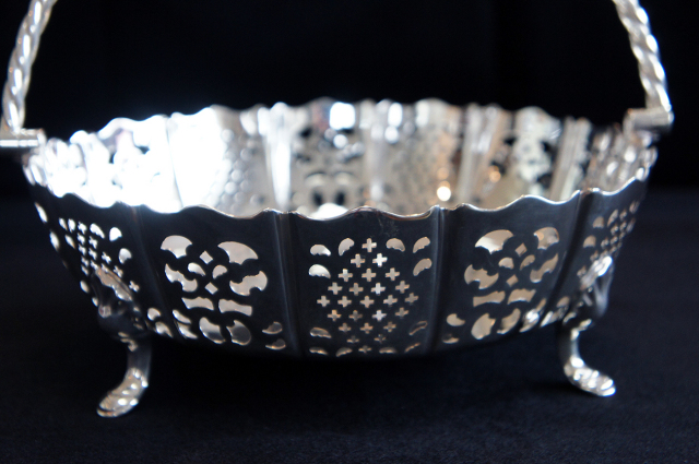 シルバープレート ラウンドバスケット 英国アンティークとヴィンテージ