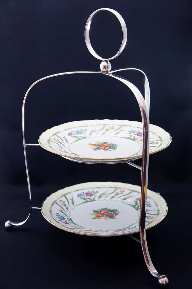 シルバープレート アフタヌーンティー ケーキスタンド 英国アンティークとヴィンテージワインのFrench Cave