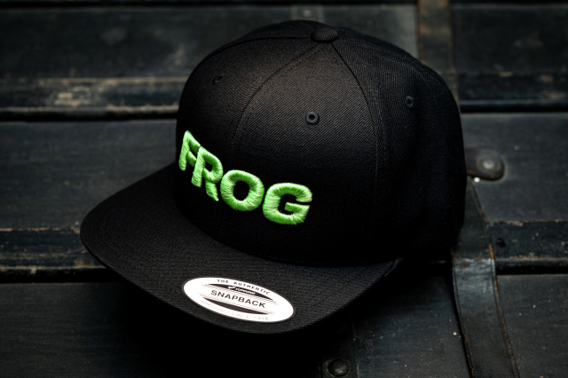 フロッグ刺繍キャップ　