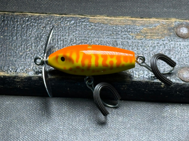 マイクロレッドフィンフローター フロントペラ：オレンジコーチ