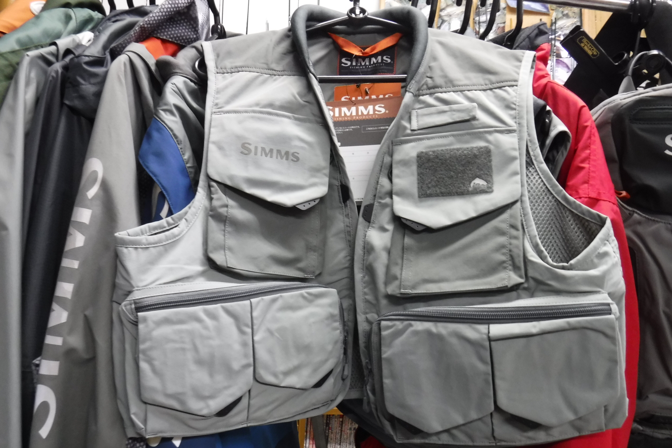 SIMMS XL フィッシングベスト SIMMSシムス：サイズ｜Casket カスケット｜トラウト、バス