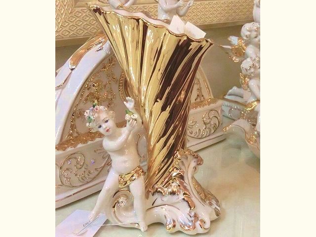 イタリア製　ゴールドセラミック　エンジェルフラワーベース