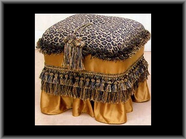 ジェニファーテイラータッセルスツール