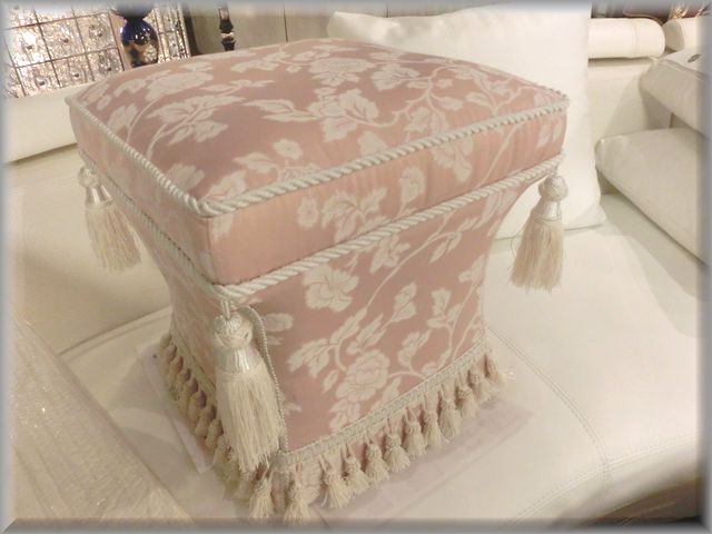 ヘアルーム　ピンクスツール