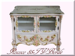 ロココ調　テレビ台