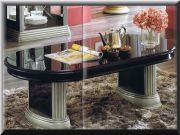 イタリア　ブラック鏡面仕上げ　テーブル