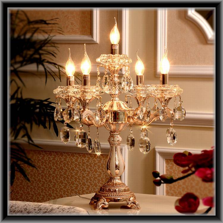 クリスタル　シャンデリア型　テーブルランプ　ゴールド5灯　送料無料