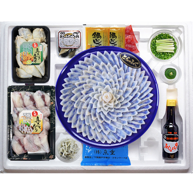 送料無料 国産とらふぐ刺身（4-5人前・高台プラ皿）と真ふぐちり鍋・唐揚セット／下関工場直送、株式会社魚重
