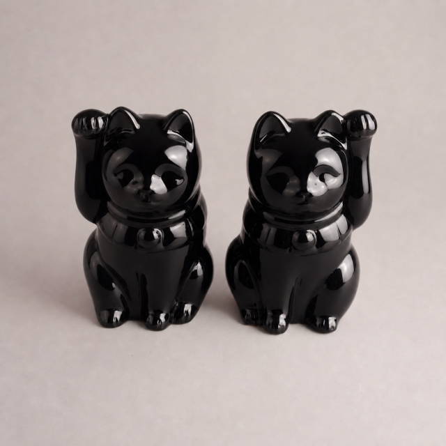 【まとめ買い割引】招き猫 / 黒(絵付・磁器)/左右2体セット