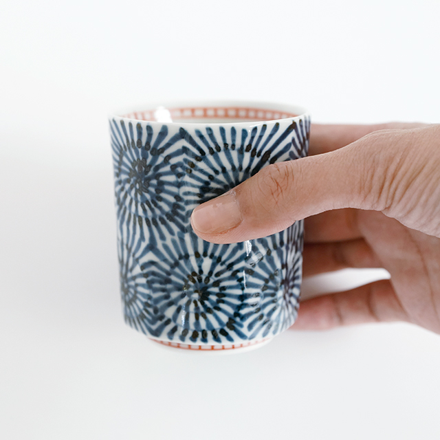 和食器　有田焼　藤正　おとなの日々器　手描　染付　そうた窯　カップ　湯呑　マグ　茶碗　急須　豆皿　花弁　唐草　