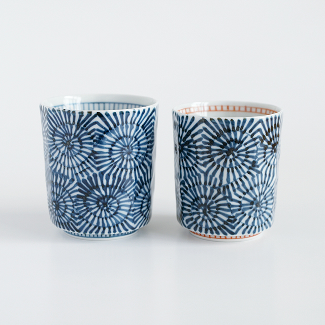 和食器　有田焼　藤正　おとなの日々器　手描　染付　そうた窯　カップ　湯呑　マグ　茶碗　急須　豆皿　花弁　唐草　