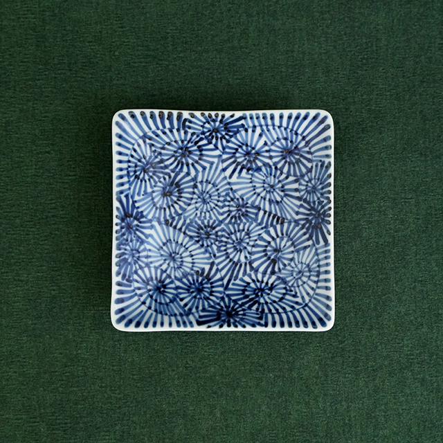 陶器　有田焼　藤太郎窯　大皿　角皿　2枚 蛸唐草桃絵紋　未使用品 陶器有田焼藤太郎窯大皿角皿2枚 蛸唐草桃絵紋未使用品