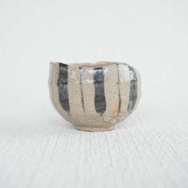 作礼窯｜絵唐津つぼつぼ サイズ：60mm×60mm×H40mm 重さ：70g