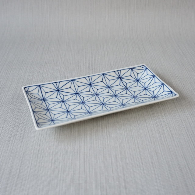 そうた窯｜染付描き麻の葉S字長角皿（特小） サイズ：200mm×100mm