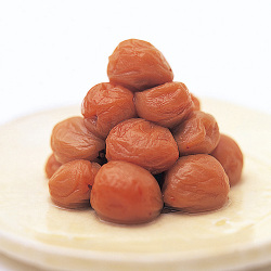 紀州小梅 900g 化粧箱入り