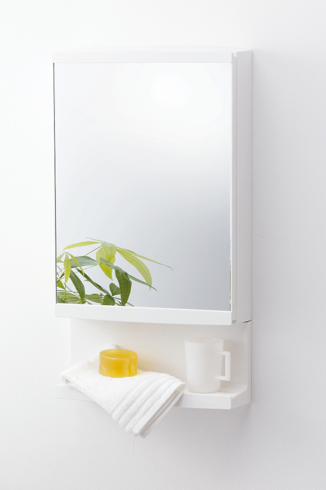 送料無料 コンパクトで機能的な棚付きミラーキャビネット ｔ ３２６０ 風呂ふた満足館