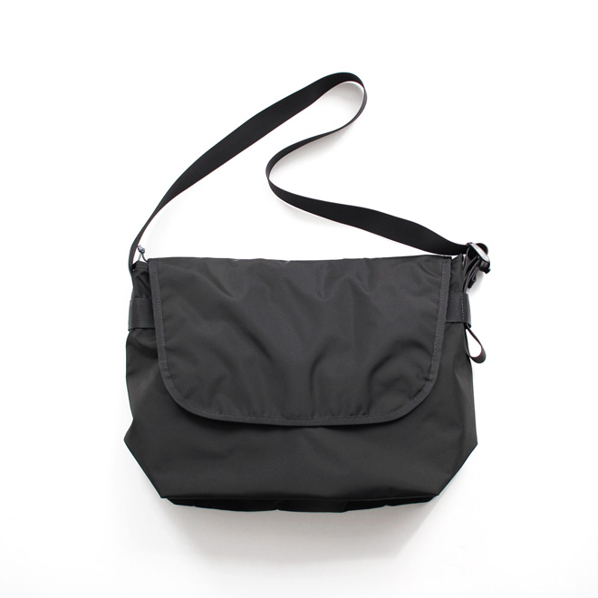 KaILI / Lazy Messenser Bag - Black