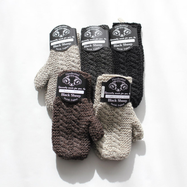 Black Sheep / Hand Kint Mitton Glove