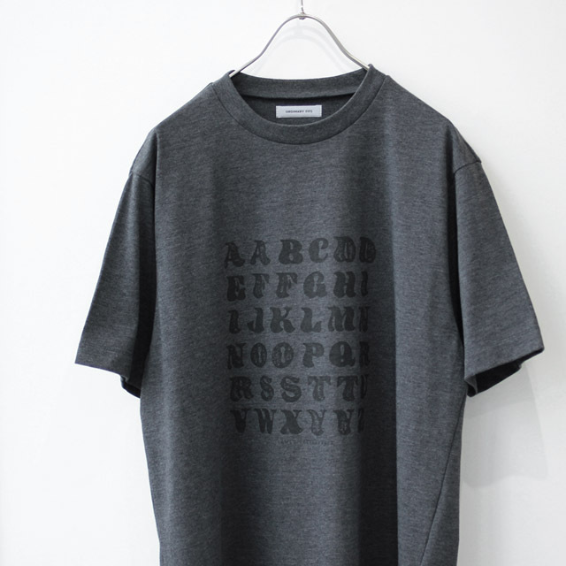 Ordinary fits / Print Tee - Charcoal