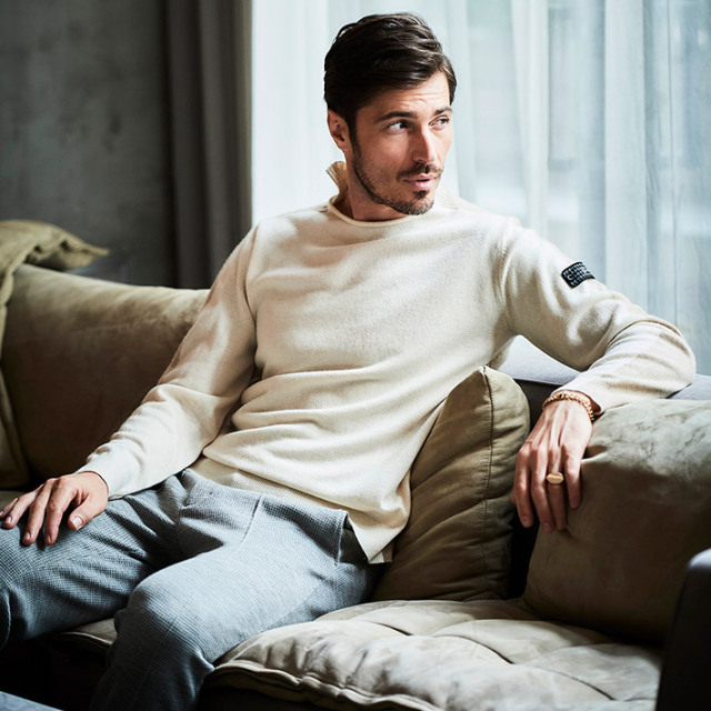 美品☆ICEBERG カシミヤ100% セーター グレー系 Mサイズ スター柄