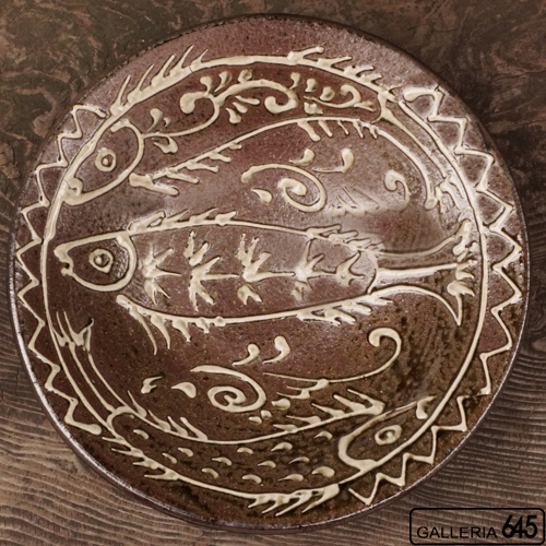 尺2皿（魚文イッチン）：菅原　謙 ：096012-6