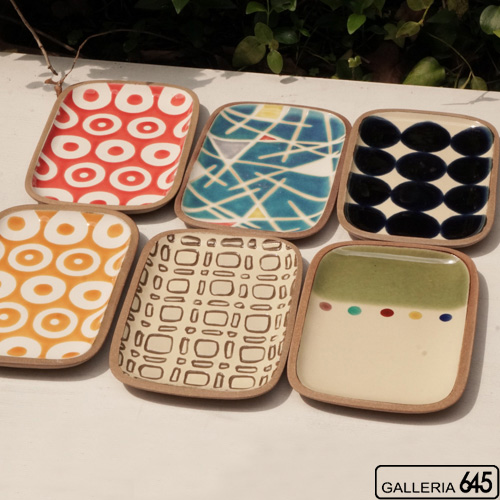 角皿（小・ヘゴ赤）