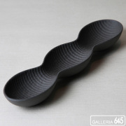 三品盛（小・黒土）：ARITA PORCELAIN LAB　018047_1