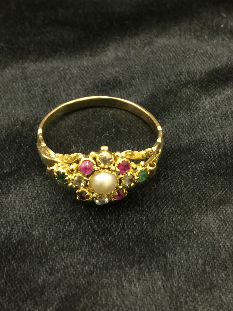 ヴィクトリアンマルチストーンリング　sold