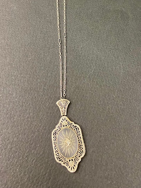 ホワイトゴールド コンフォーガラスダイヤネックレス