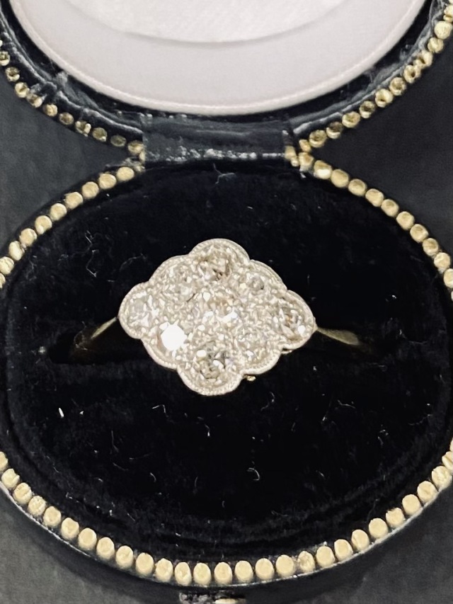 ダイヤ菱形リング