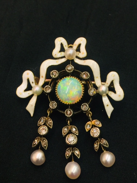 ヴィクトリアンエナメルオパールブローチ