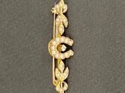 パールダイヤ馬蹄ブローチ