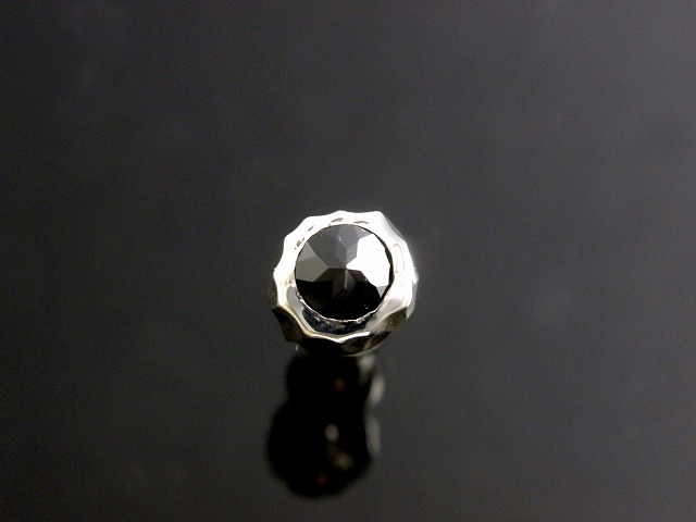 シルバーアクセサリー通販　メンズ/ブラックスピネル　ピアス