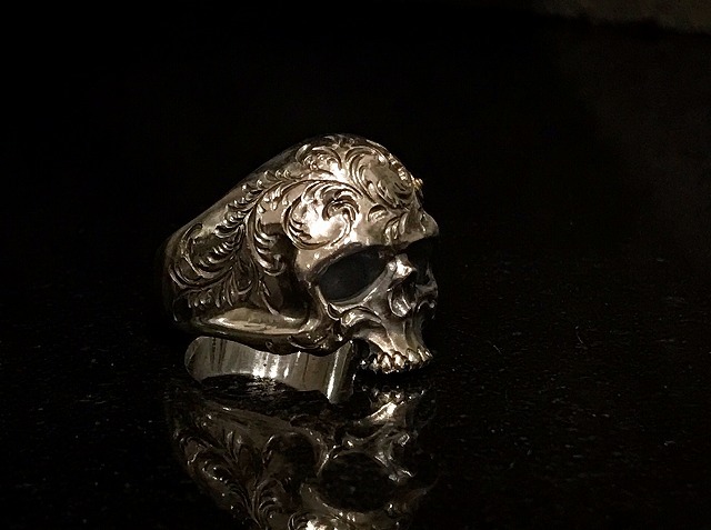 メンズ 一点ものハンドメイド シルバースカルリング 唐草